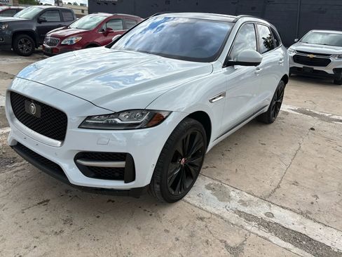 Used 2017 Jaguar F-PACE R-Sport image 1