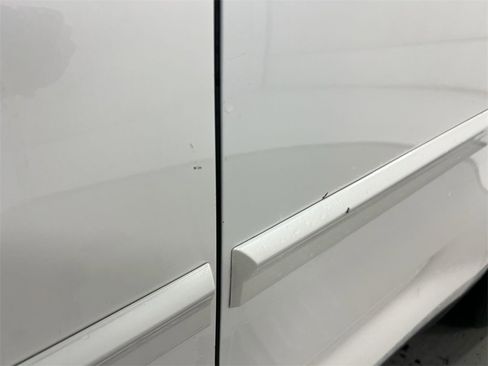 Used 2019 Toyota Highlander XLE image 32