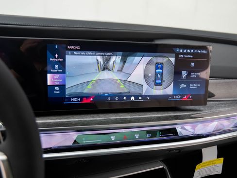 New 2026 BMW 750e xDrive AWD/4WD image 35