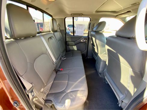 Used 2018 Nissan Frontier SL image 28