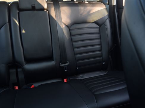 Used 2022 Ford Edge SEL w/ Convenience Package image 16