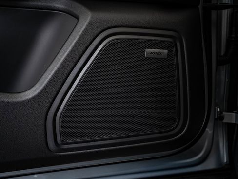 New 2026 Porsche Macan Turbo image 30