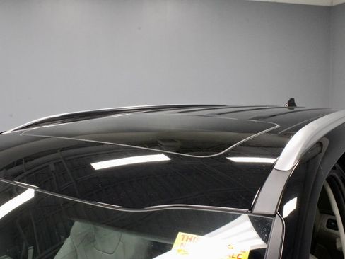 Used 2024 Kia Telluride EX w/ EX Captain's Chair Package FWD image 35