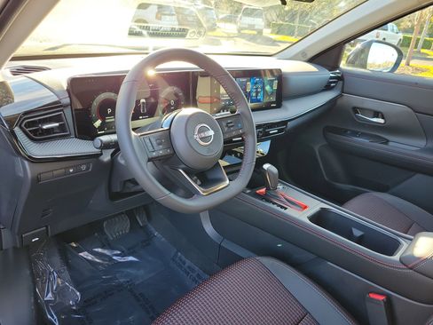 New 2026 Nissan Kicks SR FWD image 17