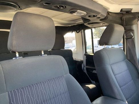 Used 2012 Jeep Wrangler Unlimited Sahara w/ Connectivity Group image 10