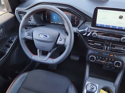 Used 2025 Ford Escape ST-Line Select AWD/4WD image 6