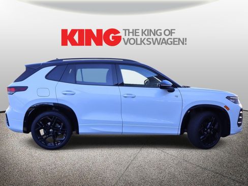 New 2026 Volkswagen Tiguan SE R-Line image 2