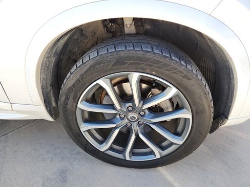 Used 2019 Volvo XC90 T6 Momentum image 9