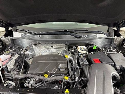 New 2025 Chevrolet Trax ACTIV w/ Sunroof Package image 24