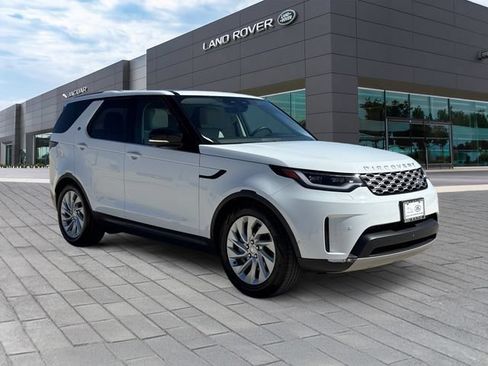 Used 2025 Land Rover Discovery S AWD/4WD image 8
