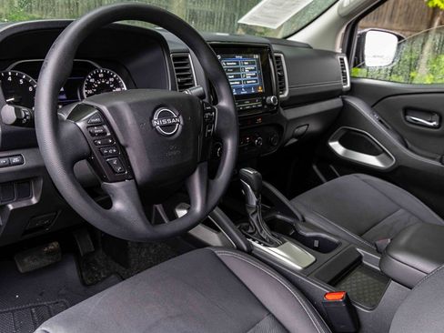 Certified 2024 Nissan Frontier SV w/ Tow Package image 4