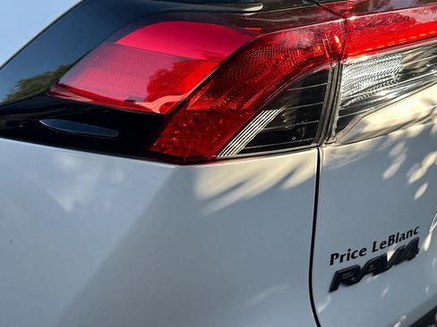 Used 2022 Toyota RAV4 Adventure w/ Convenience Package AWD/4WD image 10