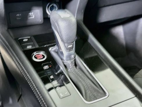 Certified 2021 Nissan Kicks SV FWD image 8