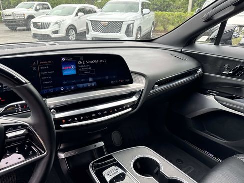 Used 2025 Cadillac Lyriq Luxury w/ LPO, Floor Liner Package AWD/4WD image 25