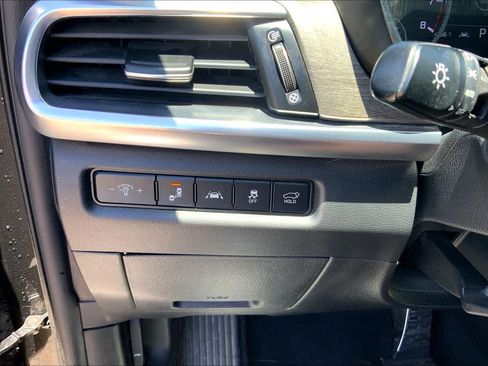 Used 2022 Kia Telluride SX w/ Towing Package FWD image 32