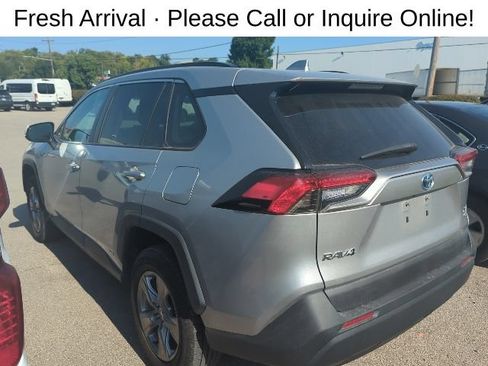 Used 2022 Toyota RAV4 XLE AWD/4WD image 3