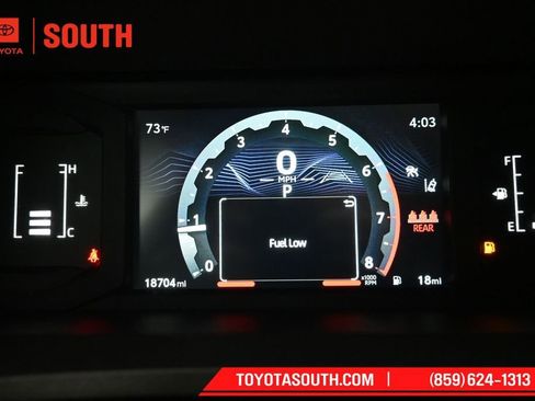 Used 2025 Toyota Tacoma SR5 AWD/4WD image 15