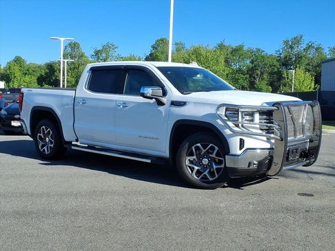 Used 2022 GMC Sierra 1500 SLT w/ SLT Convenience Package AWD/4WD image 2