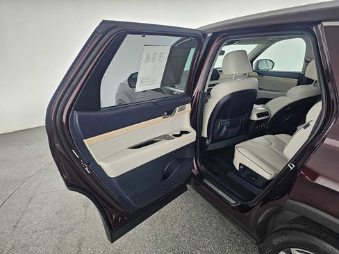 Used 2023 Hyundai Palisade Limited AWD/4WD image 17