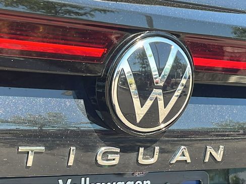 Certified 2026 Volkswagen Tiguan SE w/ Panoramic Sunroof Package AWD/4WD image 28