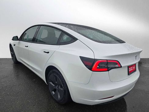 Used 2023 Tesla Model 3 Standard Range image 5