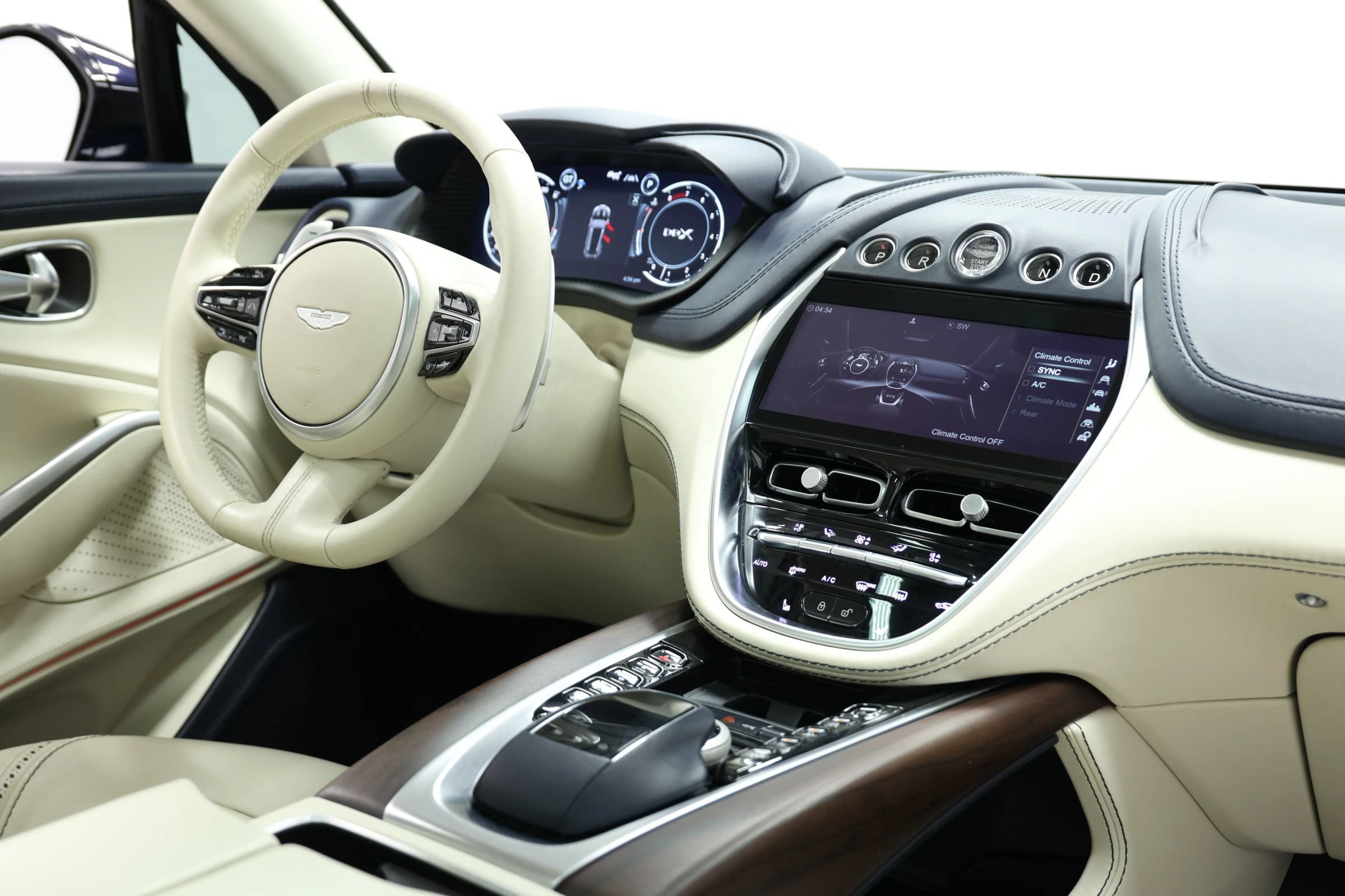 Used 2021 Aston Martin DBX AWD/4WD image 86