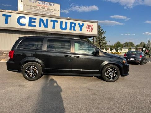 Used 2018 Dodge Grand Caravan GT FWD image 18