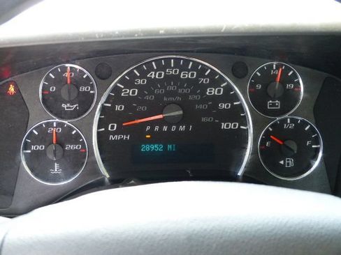 Used 2017 Chevrolet Express 3500 RWD image 36