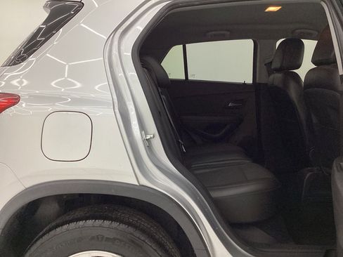 Used 2018 Chevrolet Trax LT w/ LT Convenience Package image 21