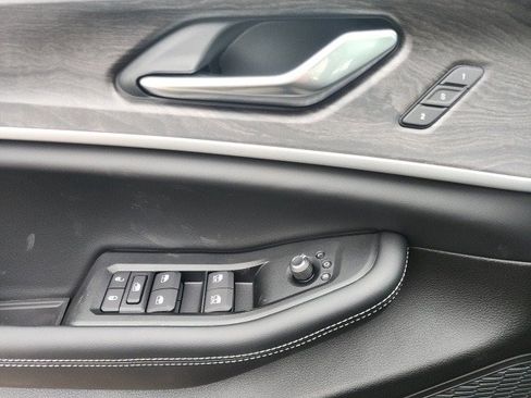 New 2025 Jeep Grand Cherokee L Limited image 19