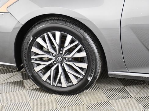 Used 2024 Nissan Altima 2.5 SV FWD image 51