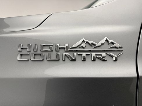 Used 2023 Chevrolet Tahoe High Country image 4