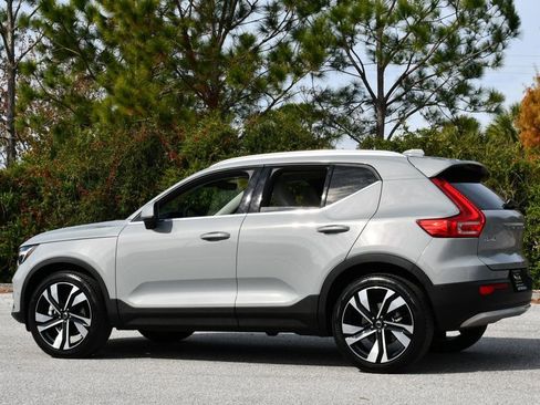 Used 2025 Volvo XC40 B5 Ultra image 4