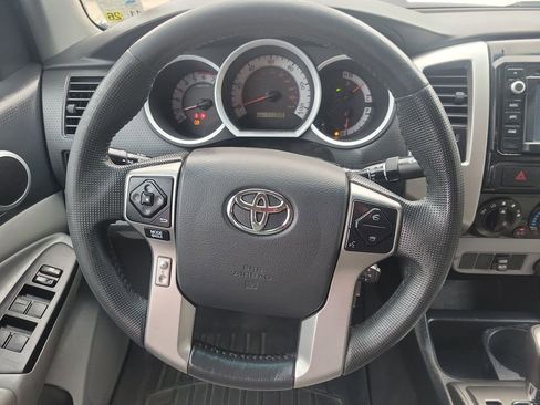 Used 2015 Toyota Tacoma PreRunner image 26