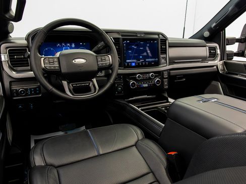 Used 2025 Ford F250 Platinum w/ FX4 Off-Road Package AWD/4WD image 43