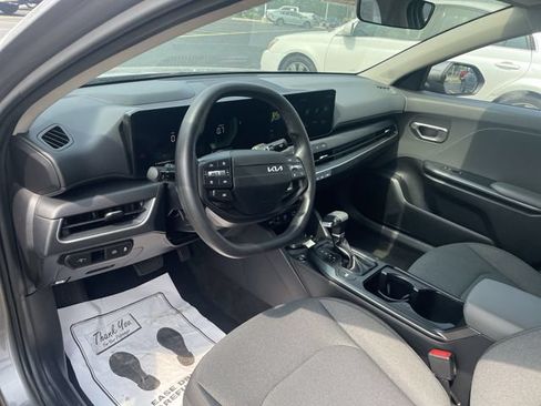Used 2025 Kia K4 FWD image 18