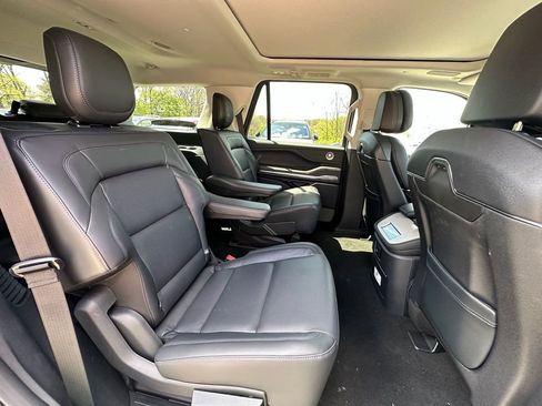 New 2026 Lincoln Navigator Reserve AWD/4WD image 26