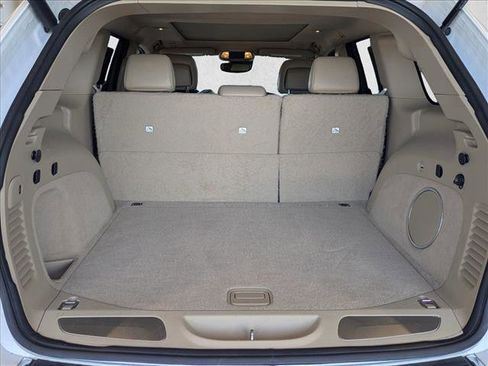 Used 2019 Jeep Grand Cherokee Overland image 6