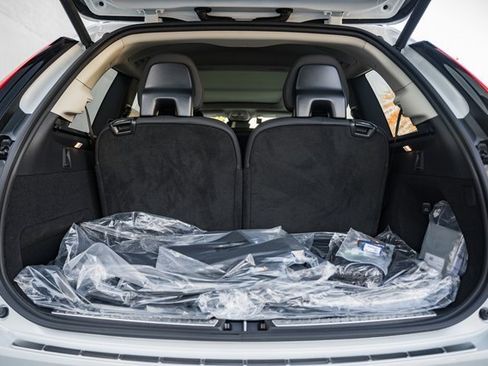 Used 2025 Volvo XC90 T8 Plus w/ Protection Package Premier image 9