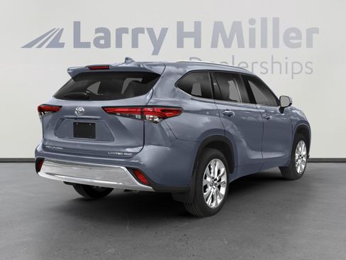 Used 2021 Toyota Highlander Limited image 2