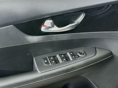 Used 2019 Kia Forte S FWD image 15