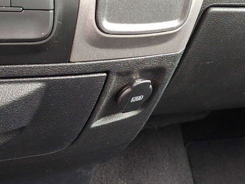 Used 2018 RAM 1500 Express AWD/4WD image 22
