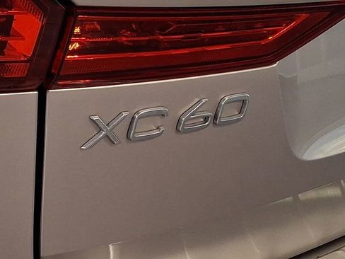 Used 2023 Volvo XC60 B5 Ultimate w/ Climate Package AWD/4WD image 30