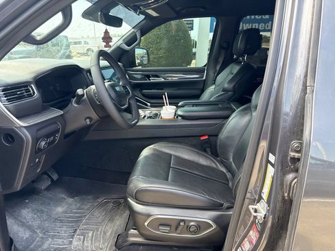 Used 2022 Jeep Wagoneer Series II RWD image 15