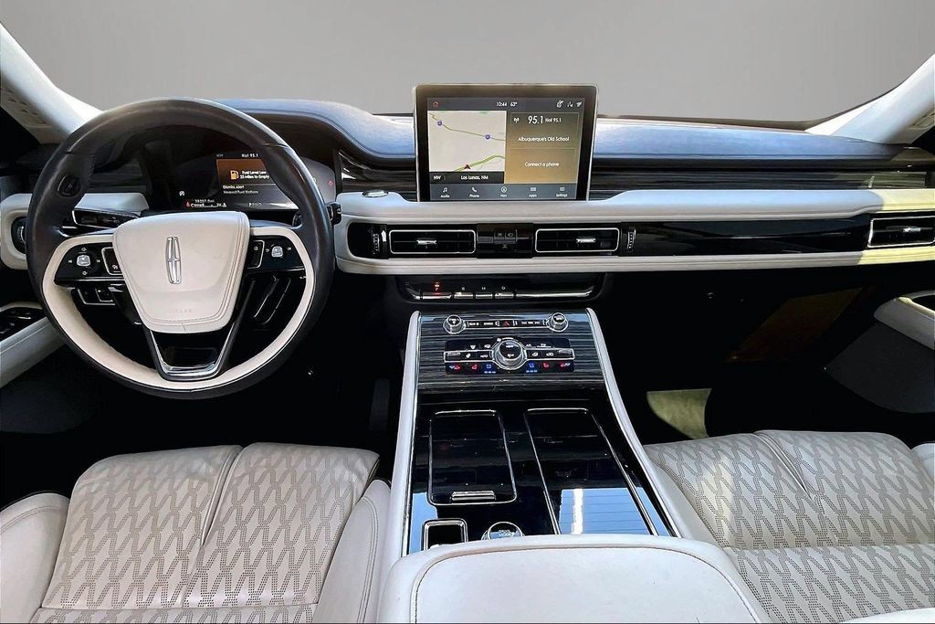 Used 2022 Lincoln Aviator Black Label w/ Dynamic Handling Package AWD/4WD image 7