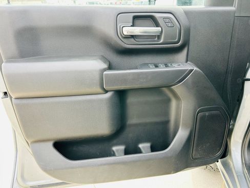 Used 2024 GMC Sierra 2500 Pro w/ Convenience Package image 7