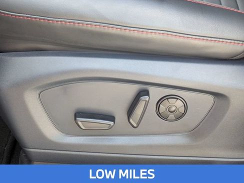 Used 2025 Ford Explorer ST-Line w/ Premium Package AWD/4WD image 17