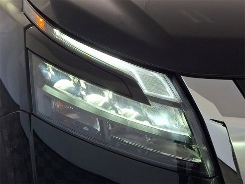 Used 2024 Nissan Pathfinder S image 10