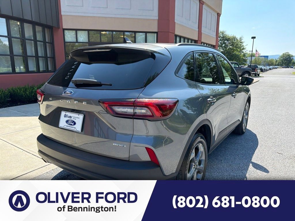 Used 2025 Ford Escape ST-Line AWD/4WD image 8
