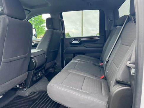 Used 2025 Chevrolet Silverado 3500 LT w/ Safety Package AWD/4WD image 4